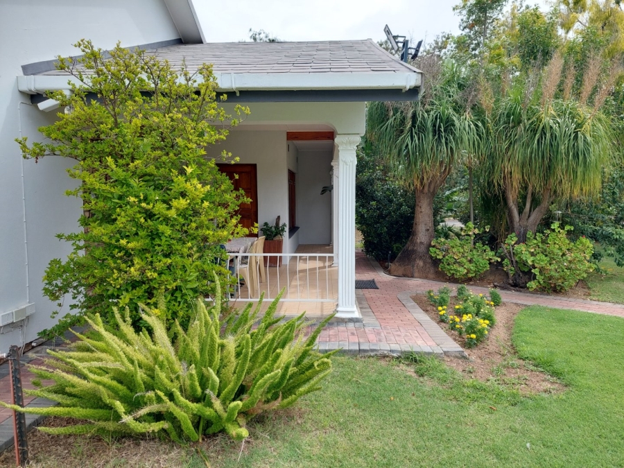 5 Bedroom Property for Sale in Oudtshoorn South Western Cape